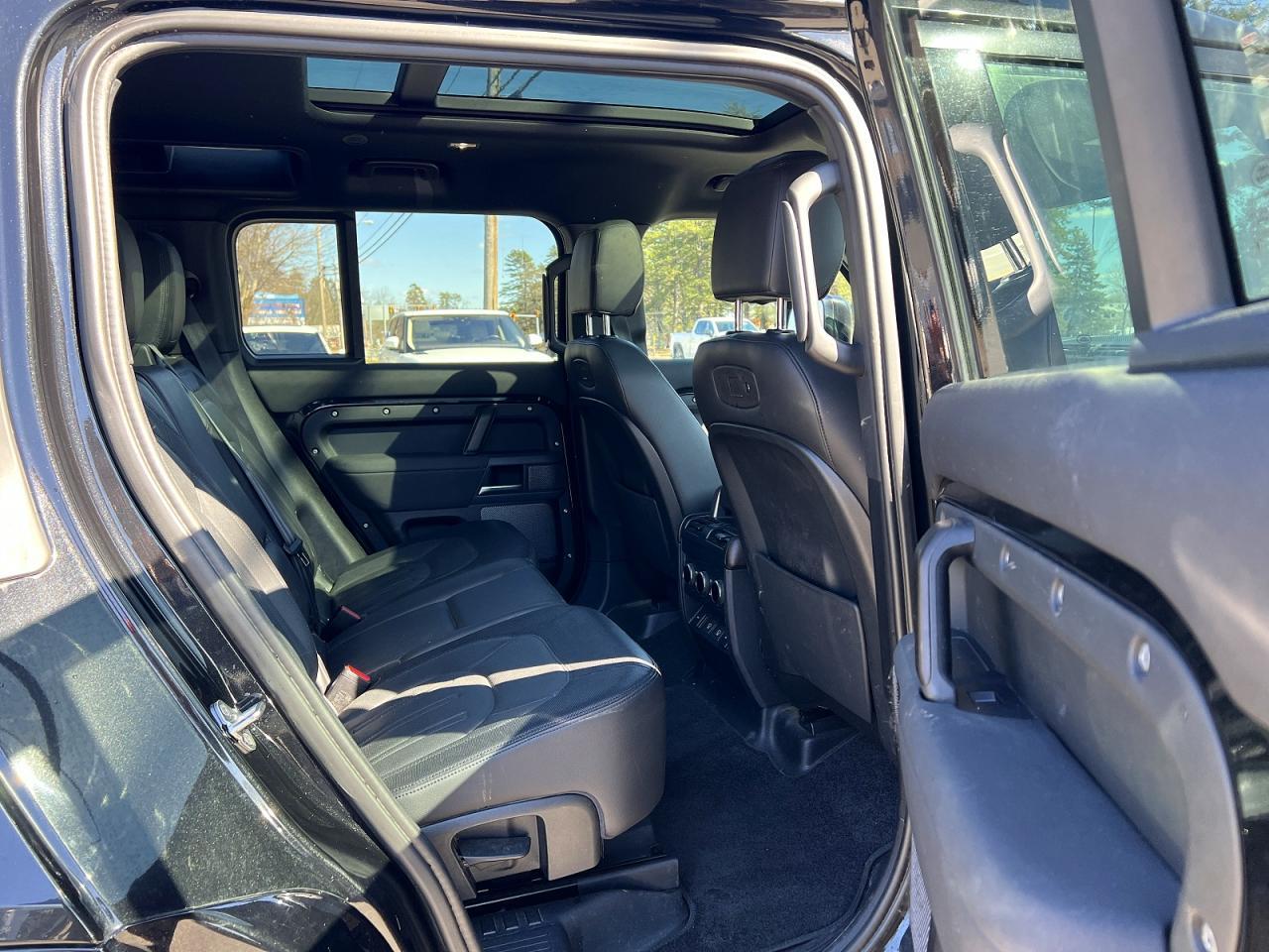 2021 LAND ROVER Defender