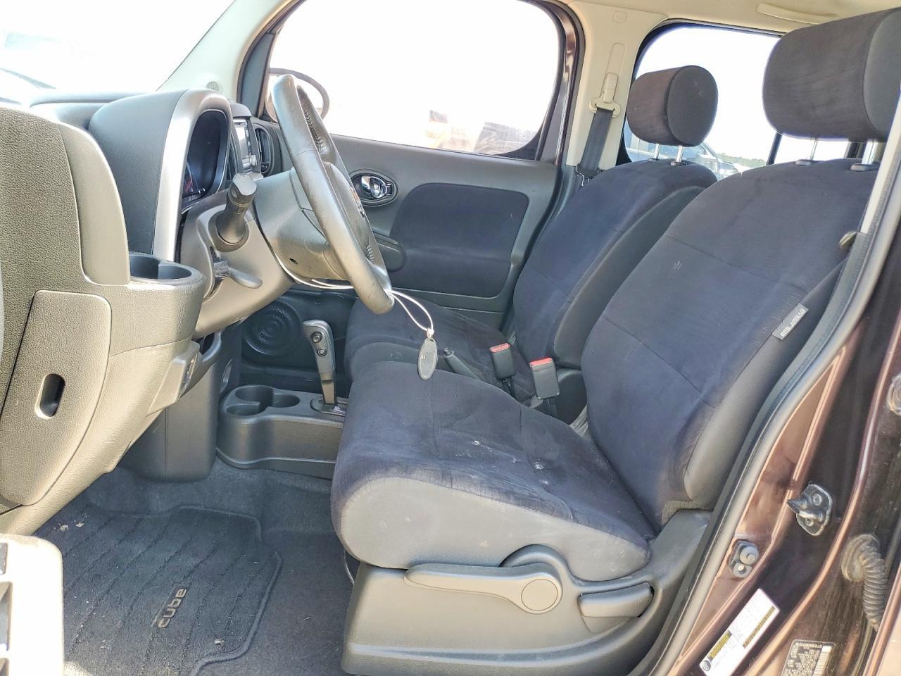 2010 NISSAN CUBE