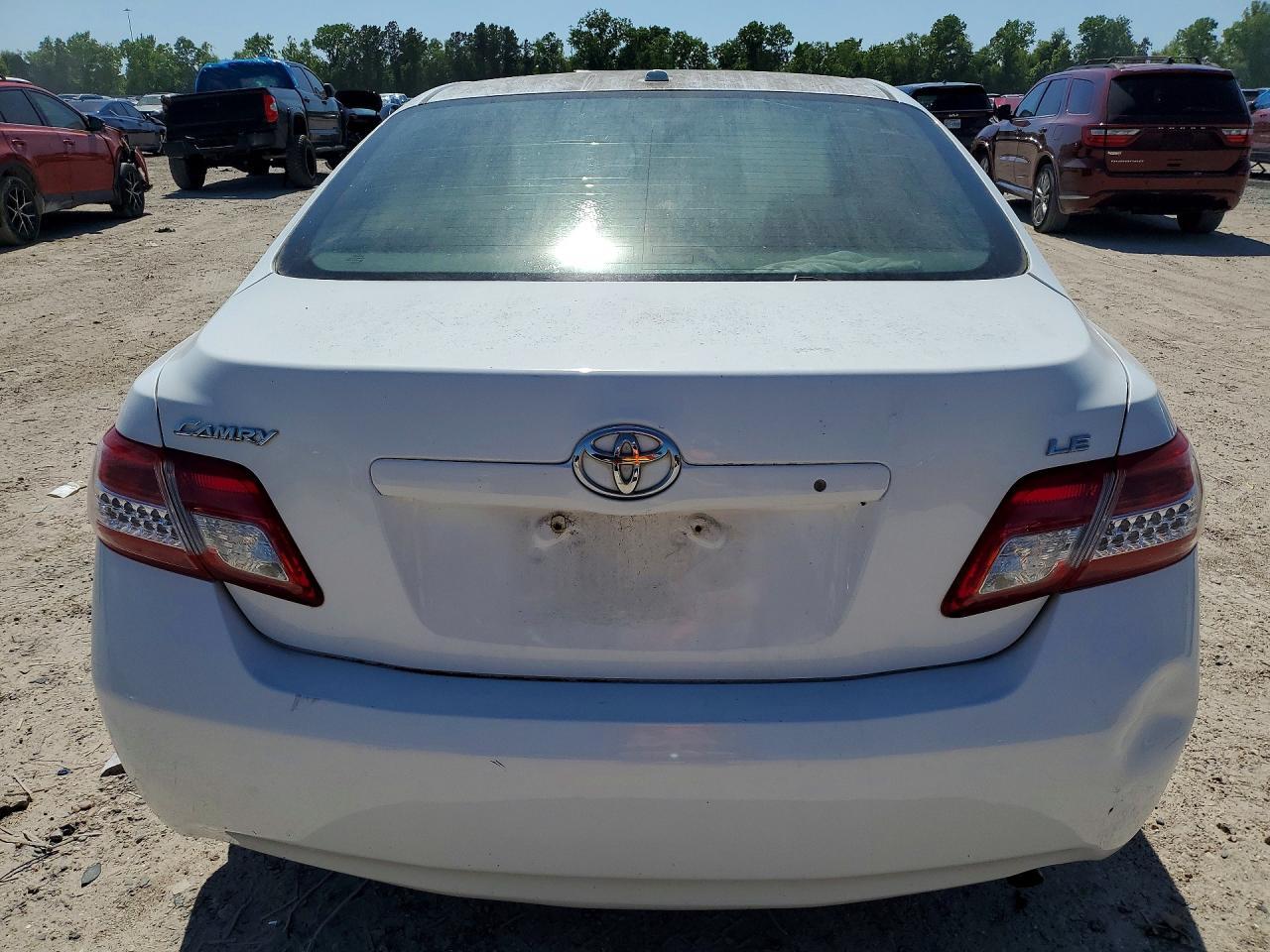 2011 TOYOTA CAMRY
