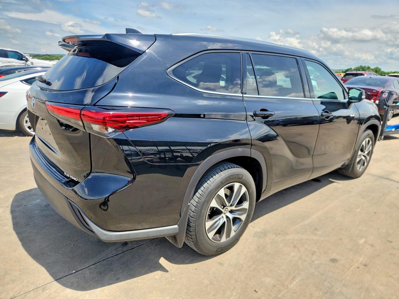 2021 TOYOTA HIGHLANDER