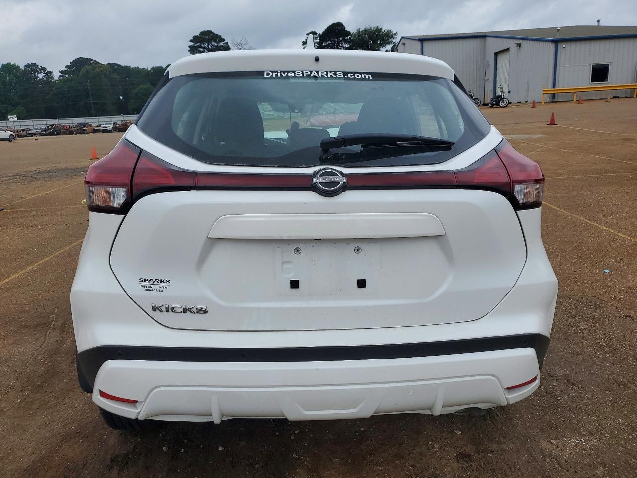 2025 NISSAN KICKS