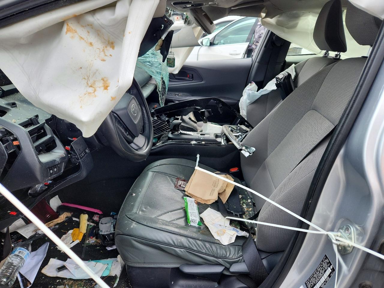 2024 TOYOTA PRIUS