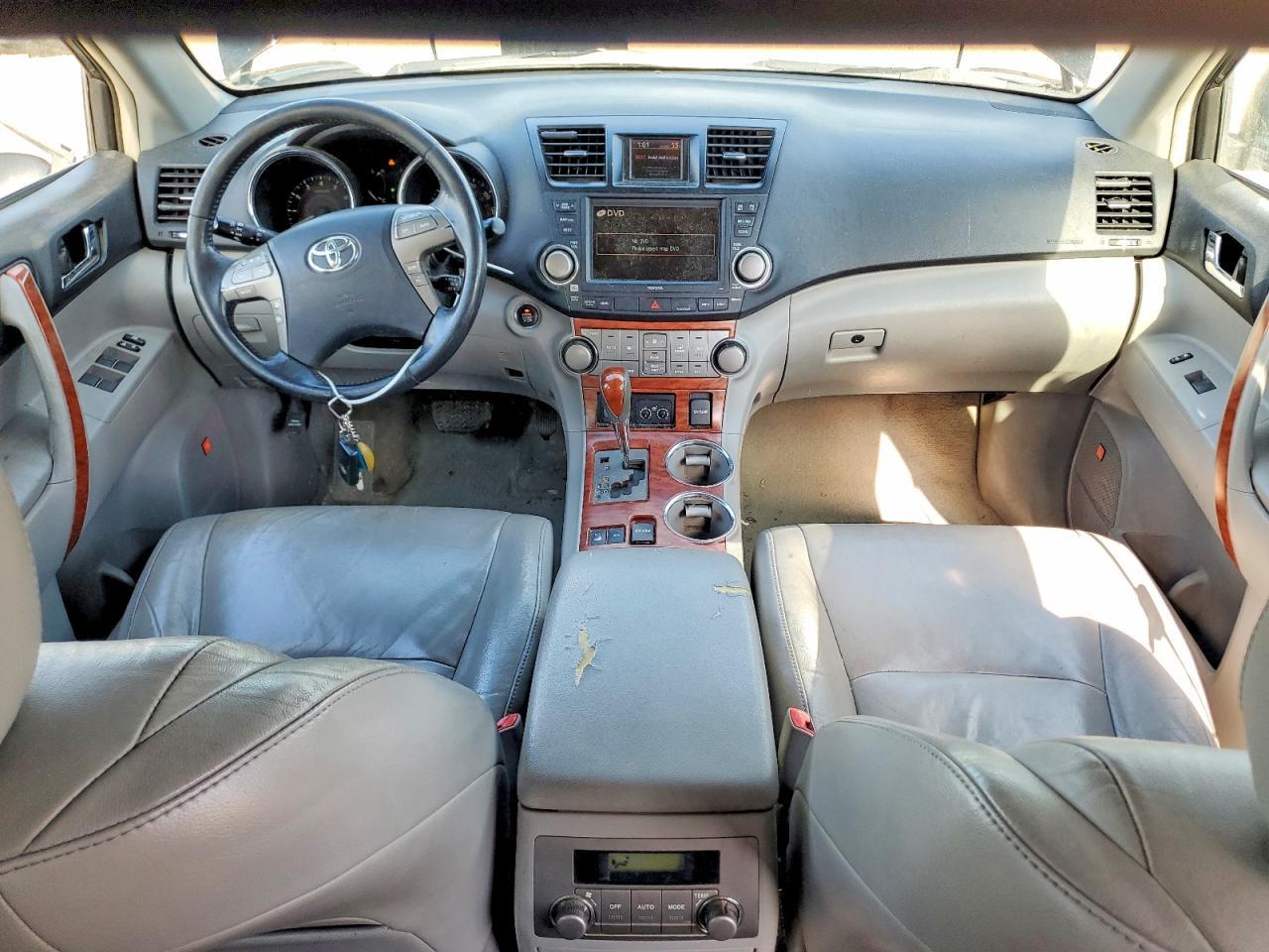 2010 TOYOTA HIGHLANDER