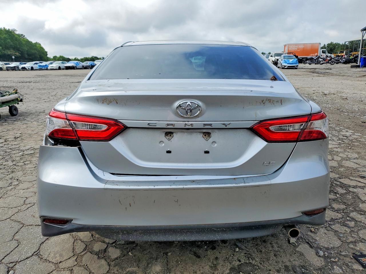 2018 TOYOTA CAMRY