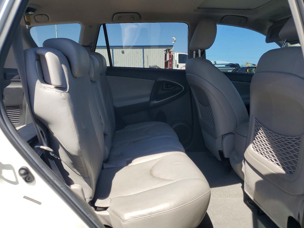 2011 TOYOTA RAV4
