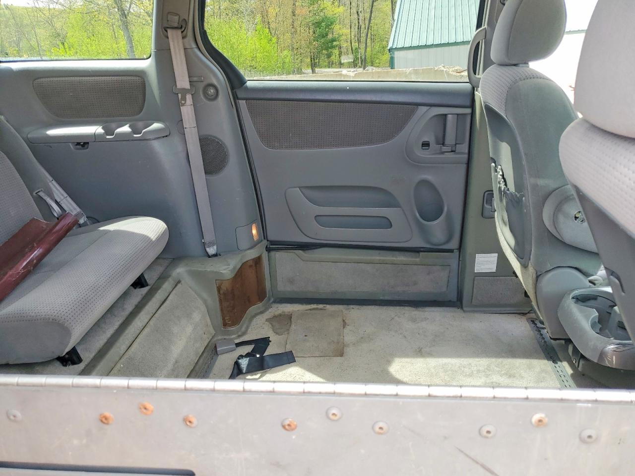 2006 TOYOTA SIENNA
