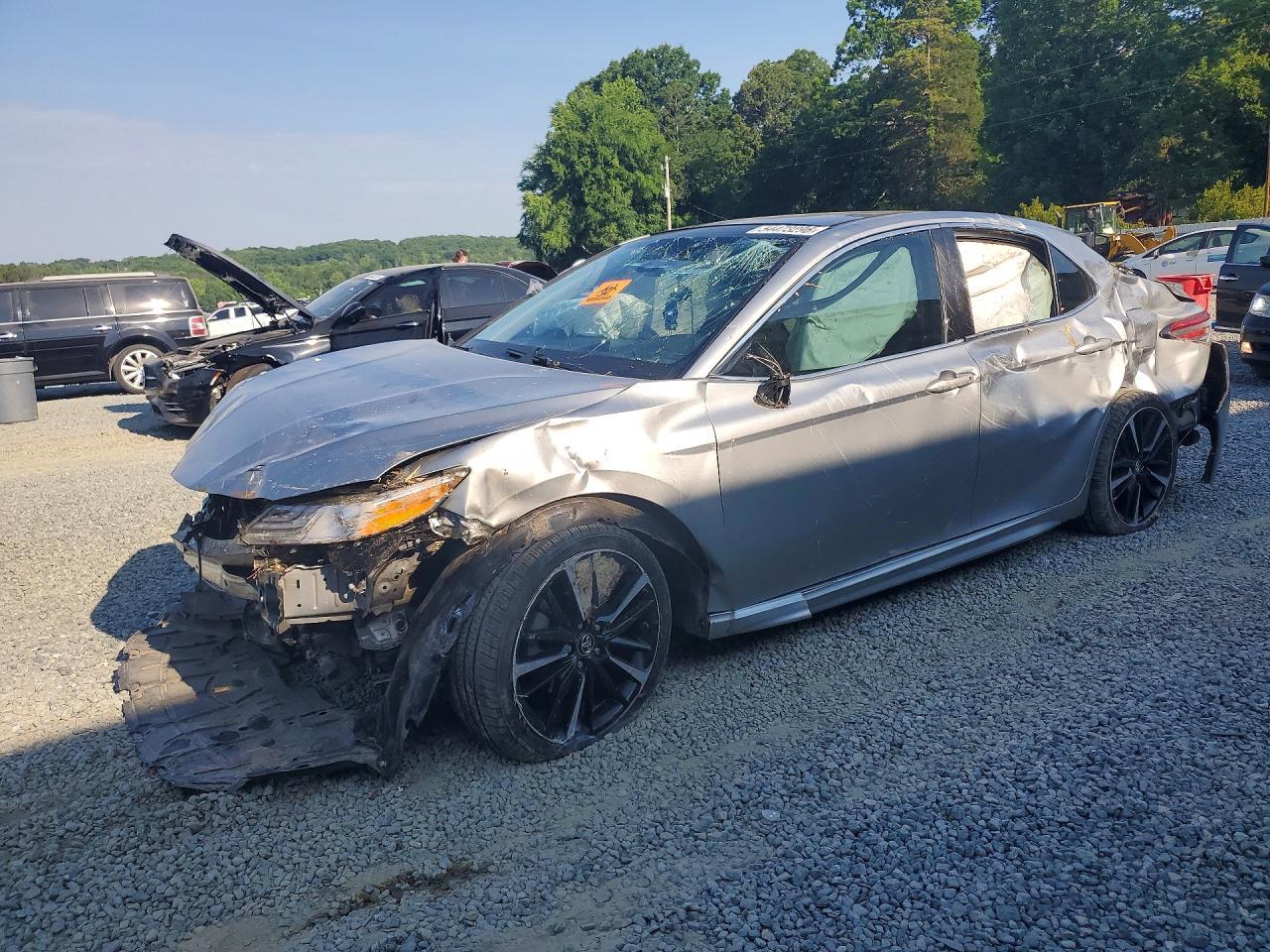 2018 TOYOTA CAMRY
