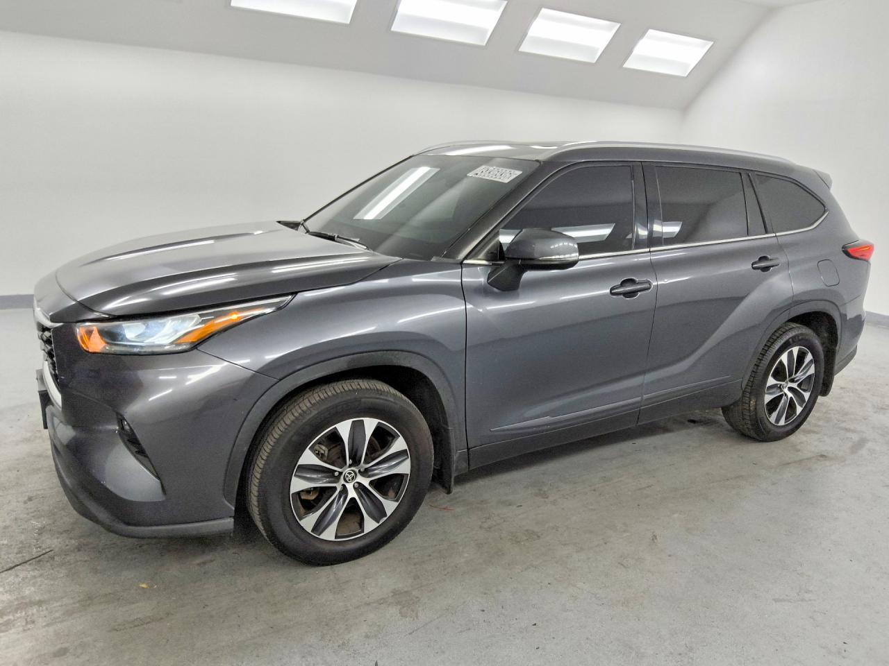 2020 TOYOTA HIGHLANDER