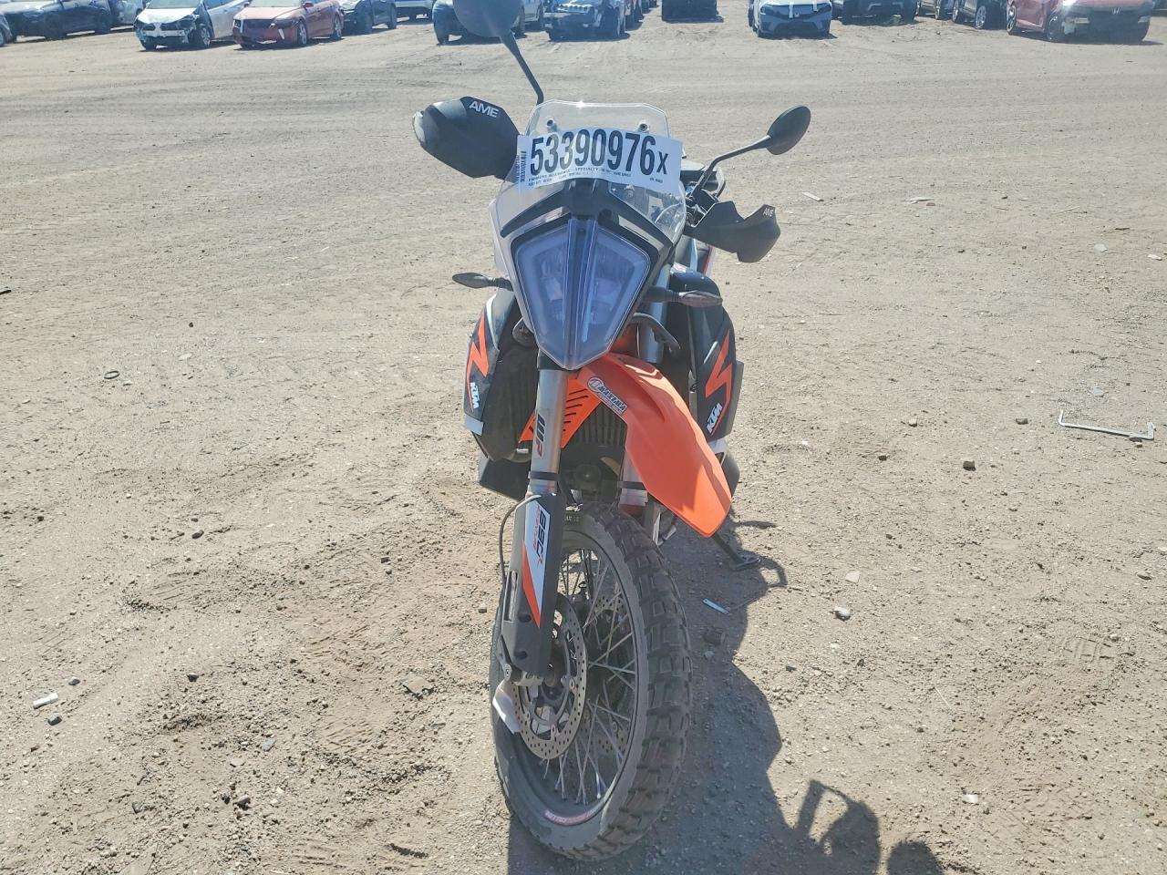 2021 KTM 890