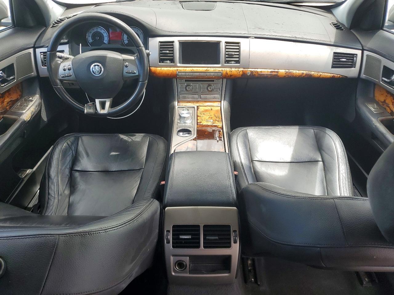 2011 JAGUAR XF