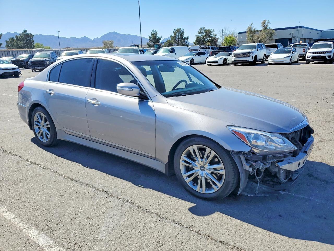2013 HYUNDAI GENESIS