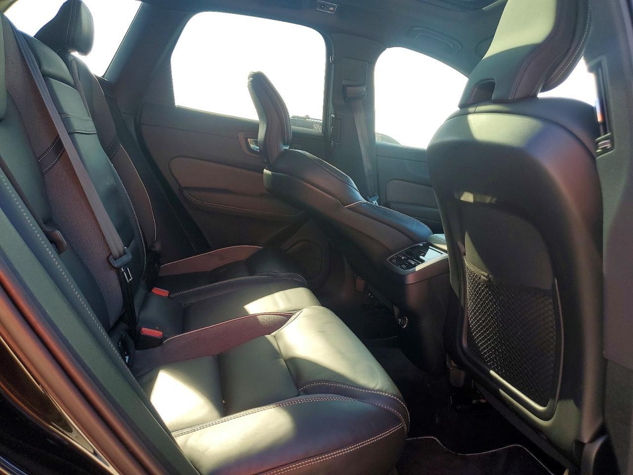 2020 VOLVO XC60