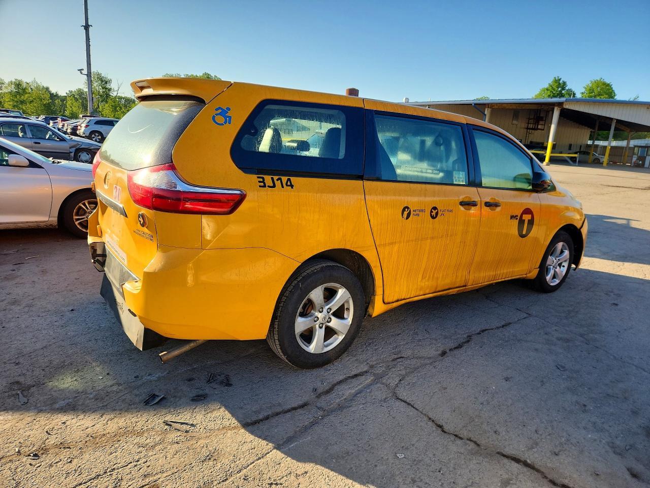 2017 TOYOTA SIENNA