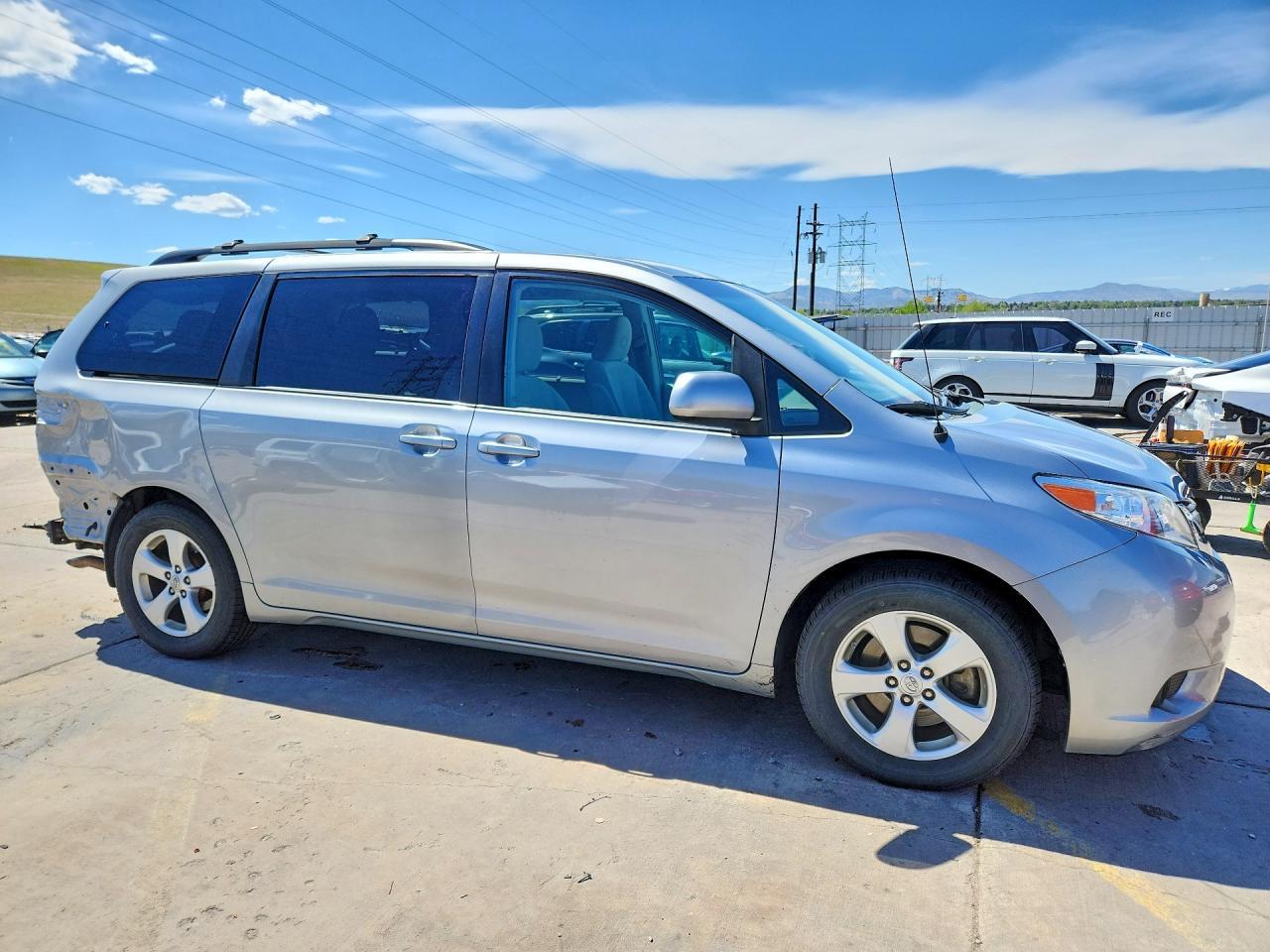 2013 TOYOTA SIENNA