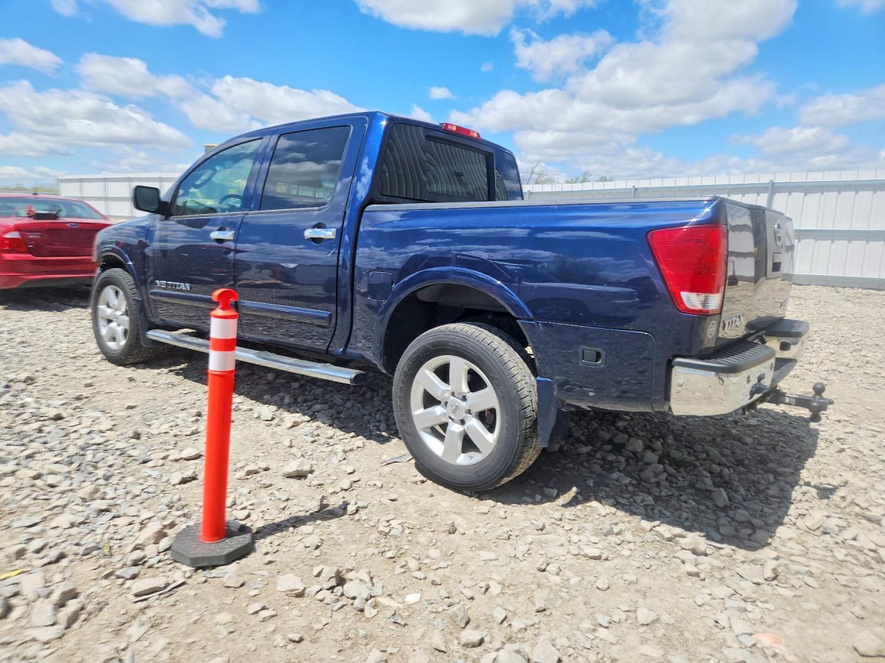 2011 NISSAN Titan