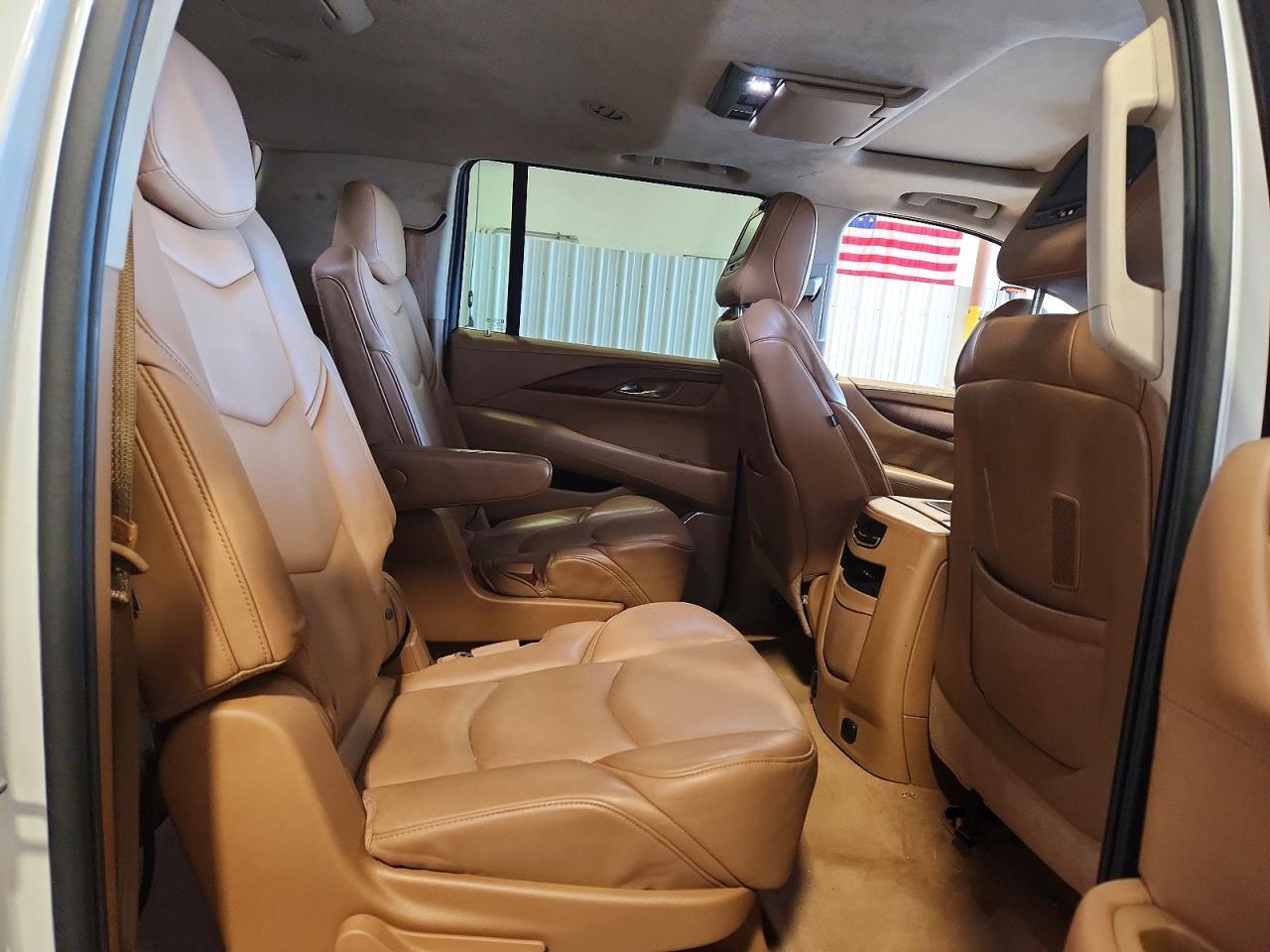 2016 CADILLAC Escalade ESV