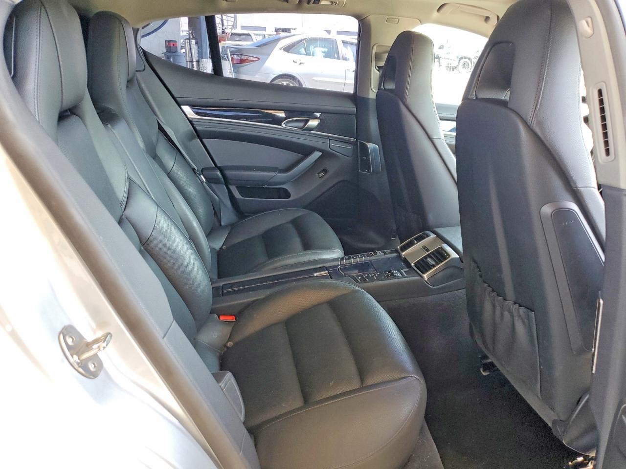 2015 PORSCHE Panamera
