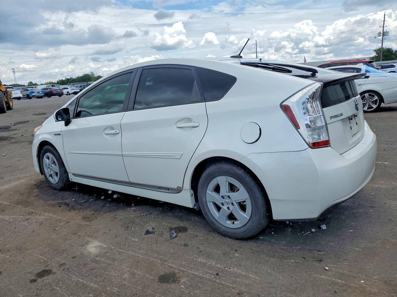 2011 TOYOTA PRIUS