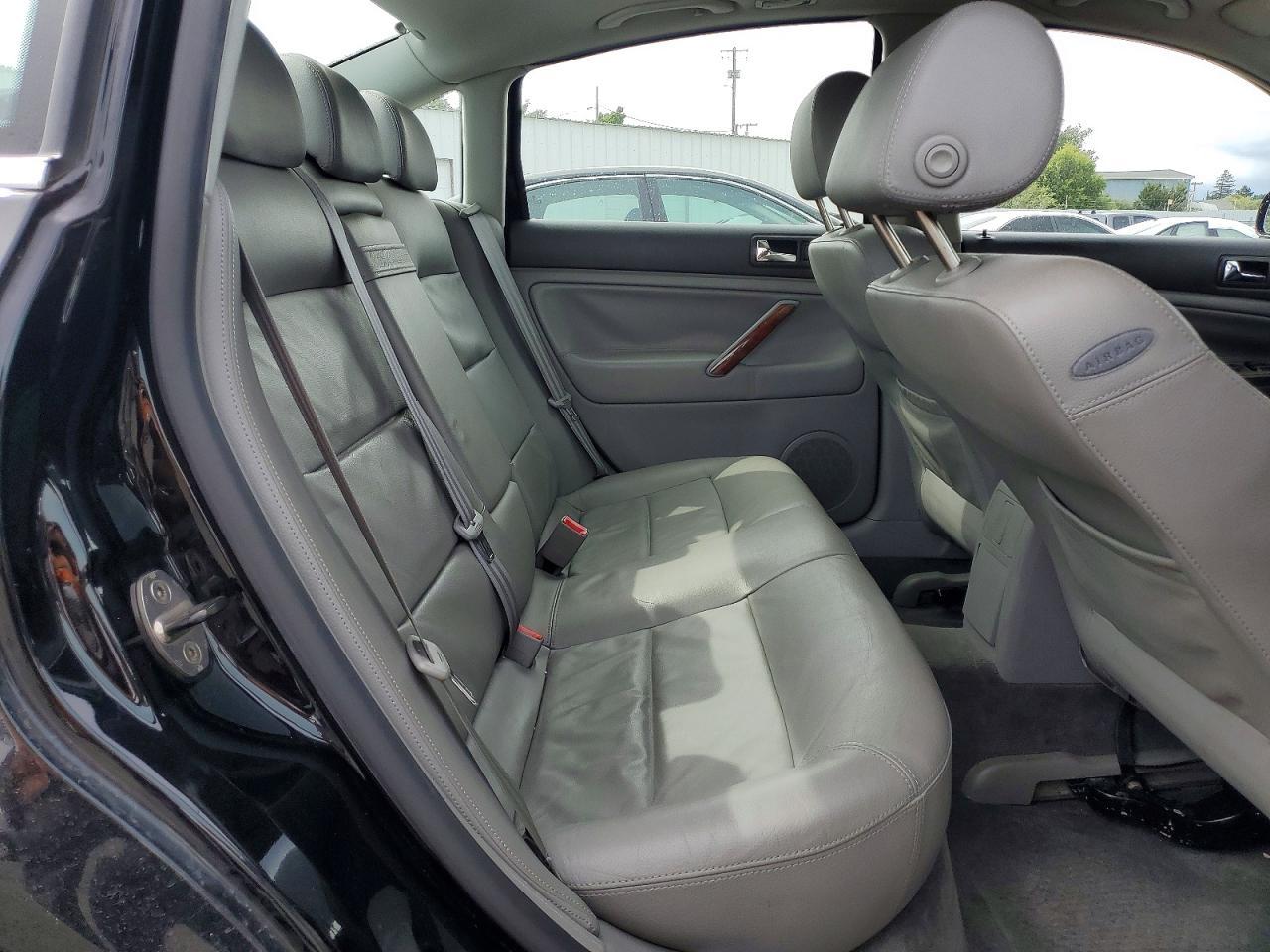 2003 VOLKSWAGEN Passat