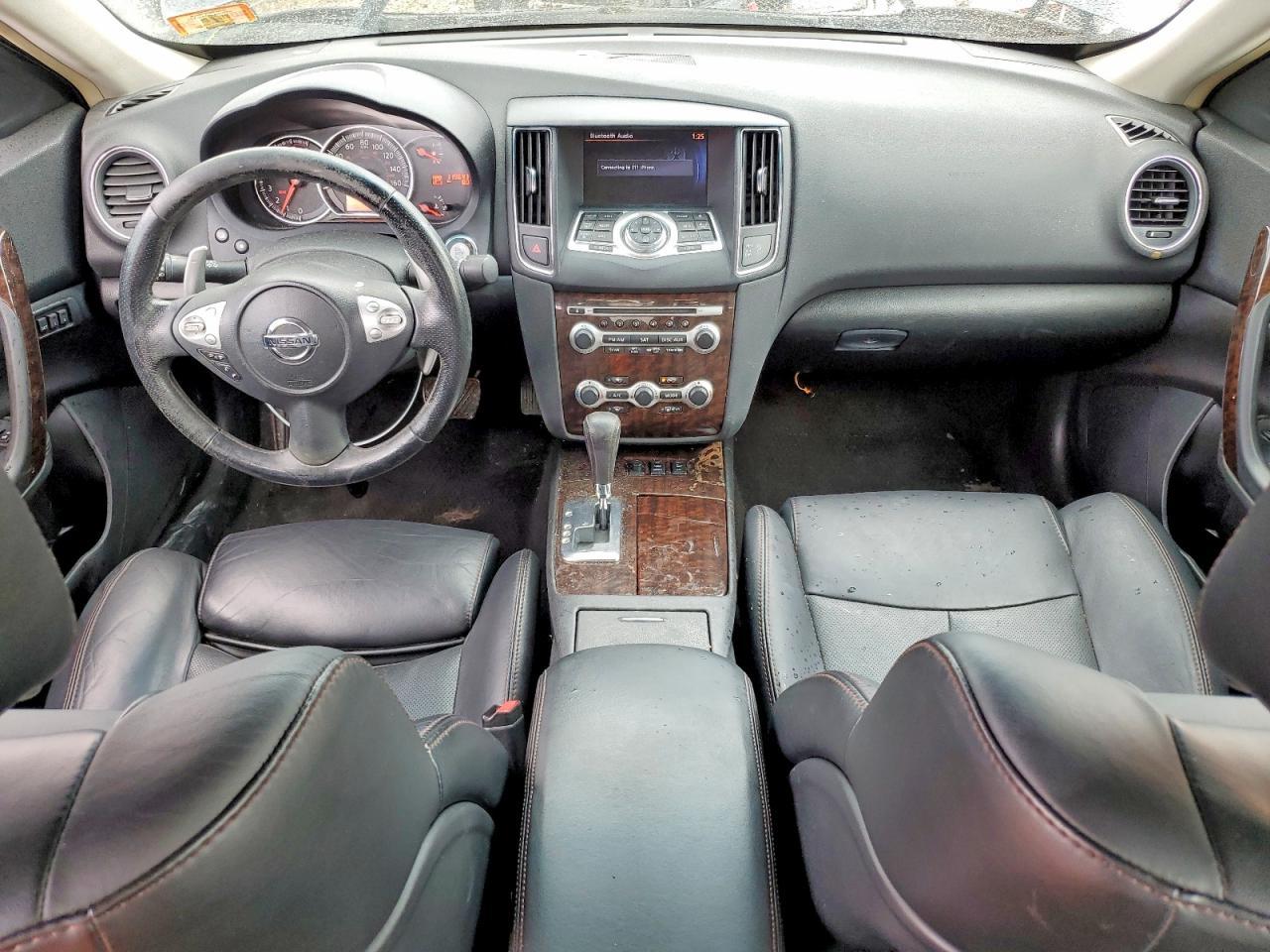 2011 NISSAN Maxima