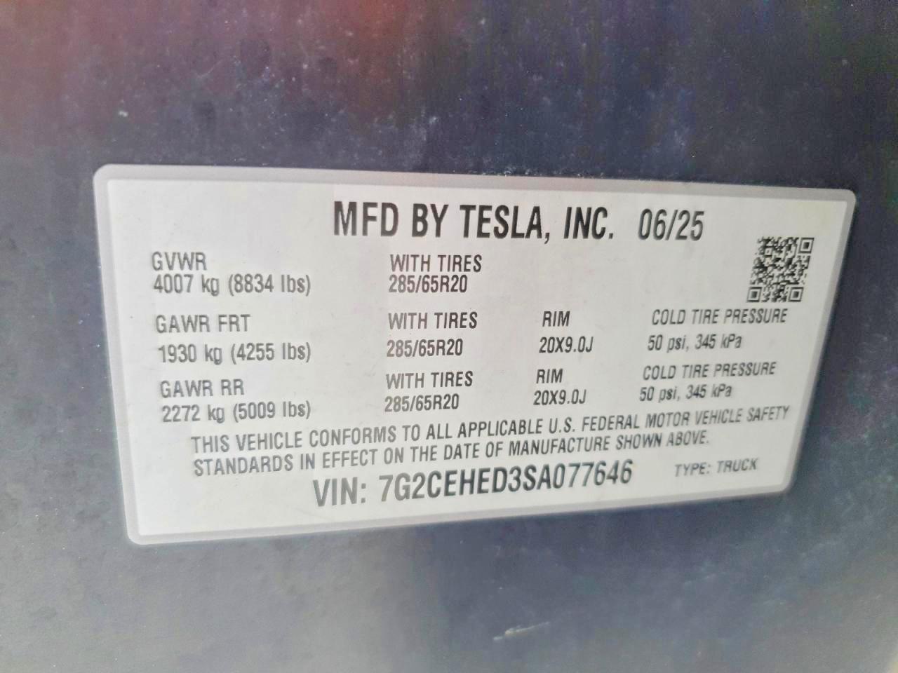 2025 TESLA Cybertruck