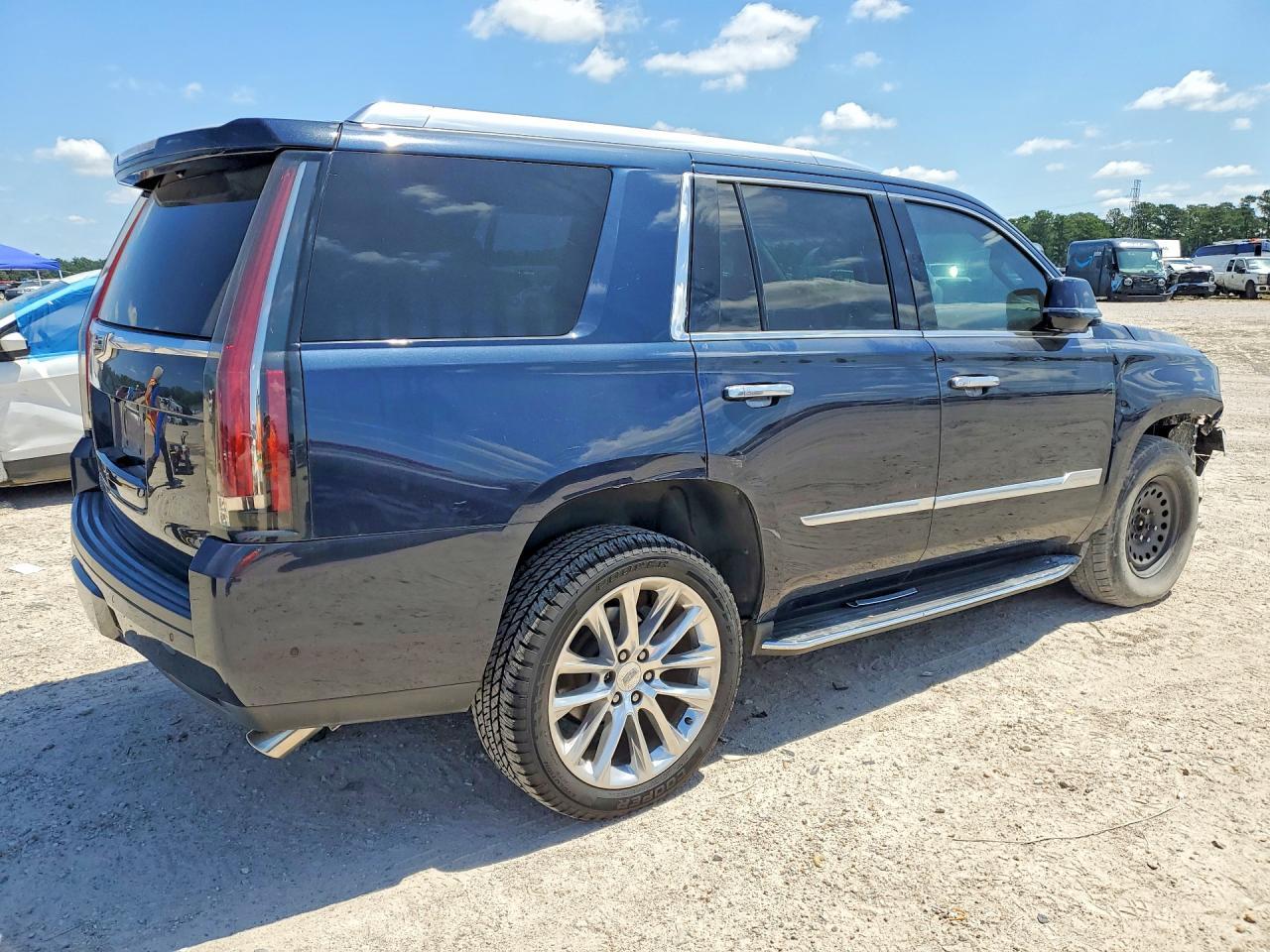2017 CADILLAC ESCALADE