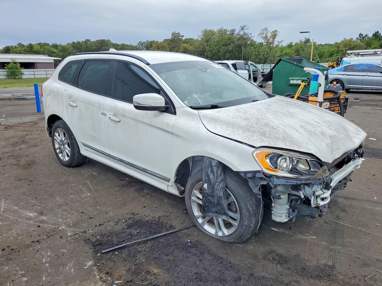 2015 VOLVO XC60