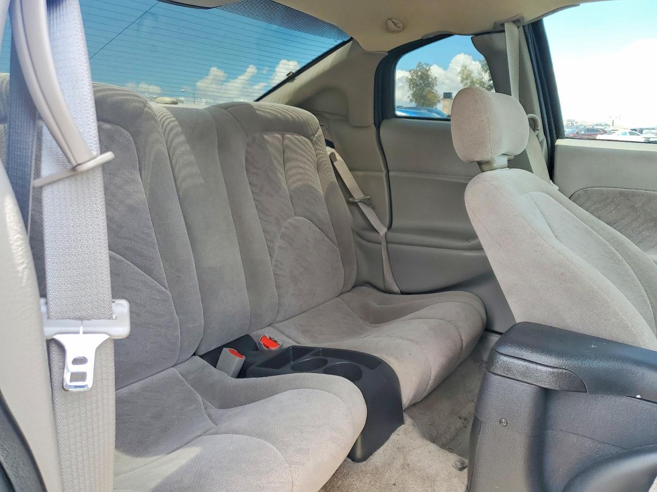 2002 SATURN Sc2