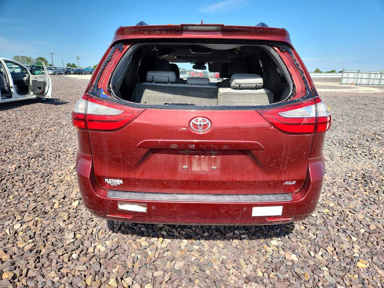 2018 TOYOTA SIENNA