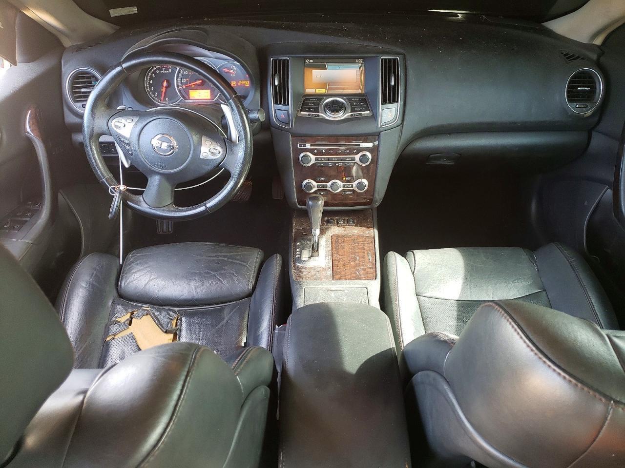 2011 NISSAN Maxima