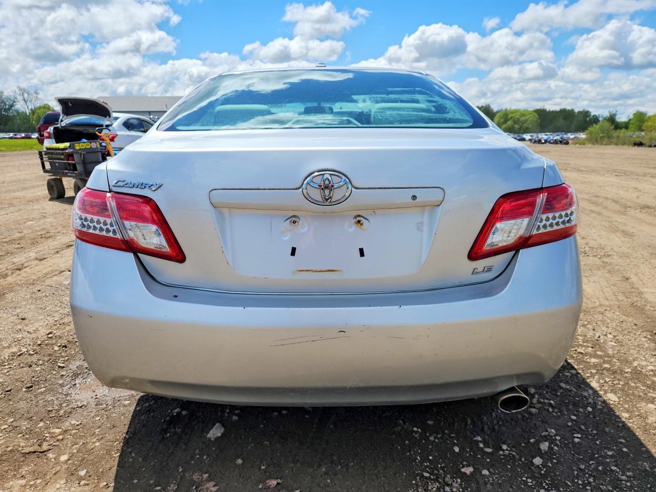 2011 TOYOTA CAMRY