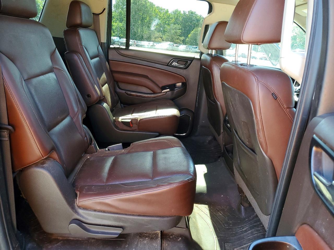 2015 CHEVROLET Suburban
