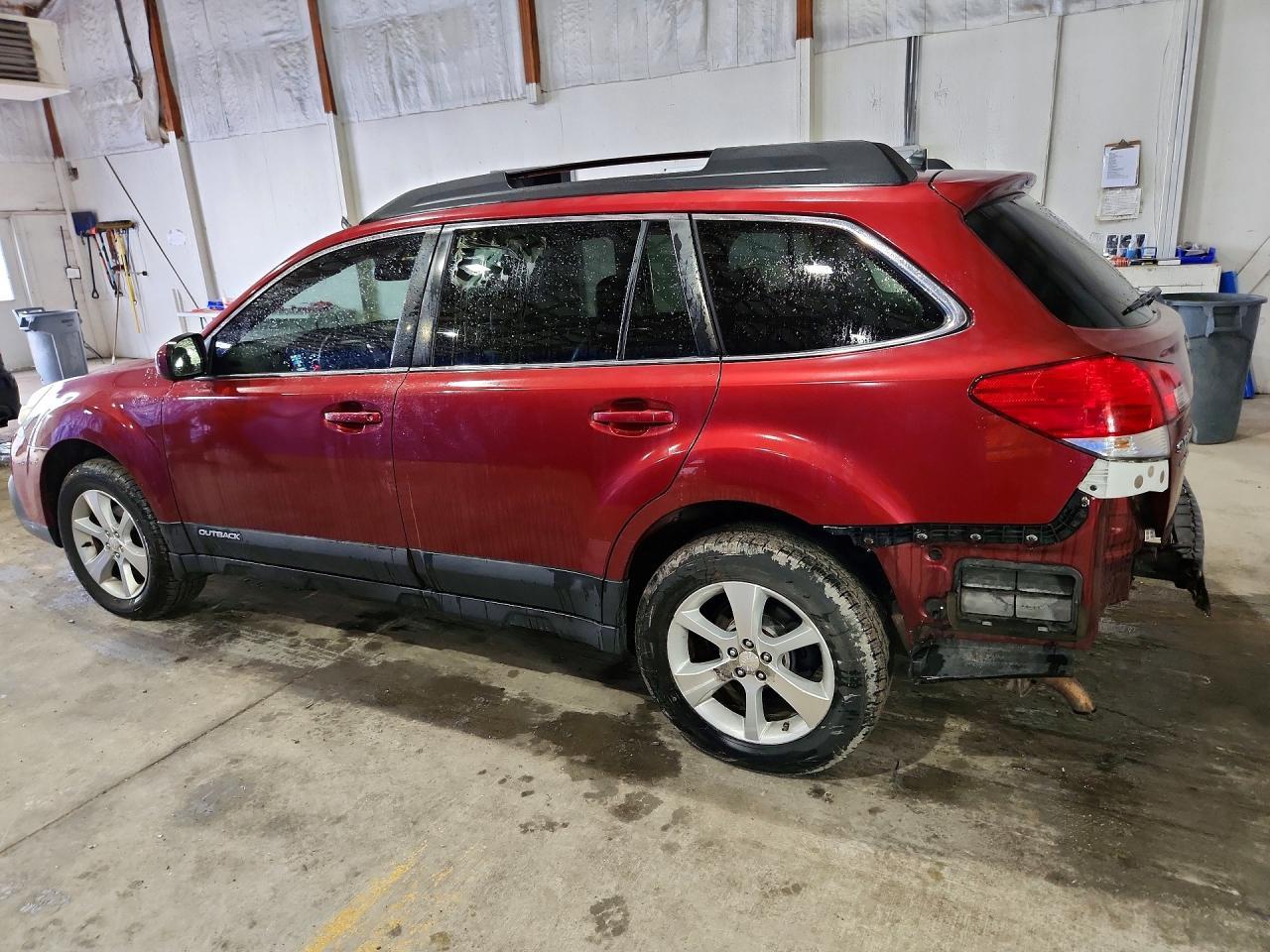 2013 SUBARU Outback