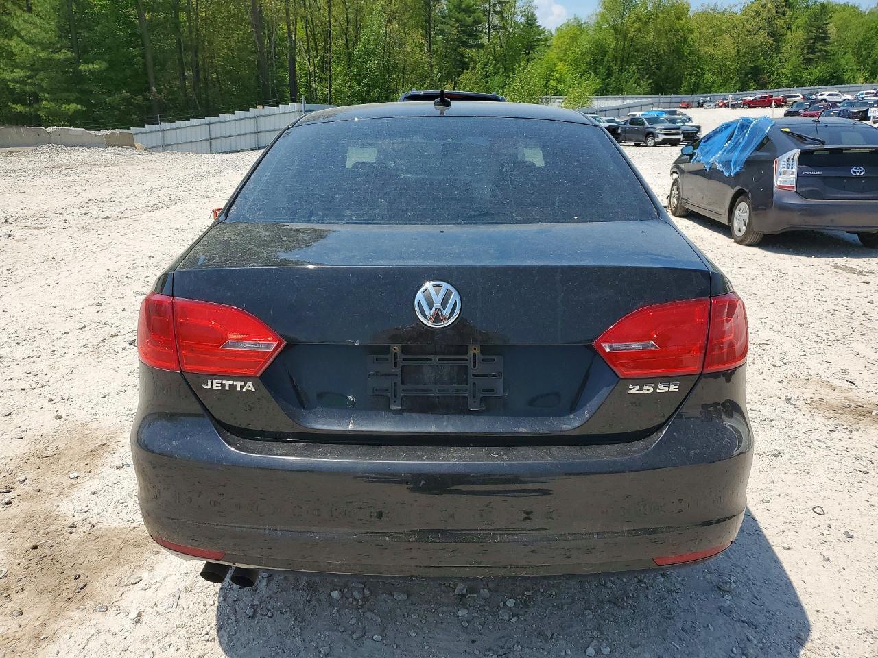2011 VOLKSWAGEN JETTA