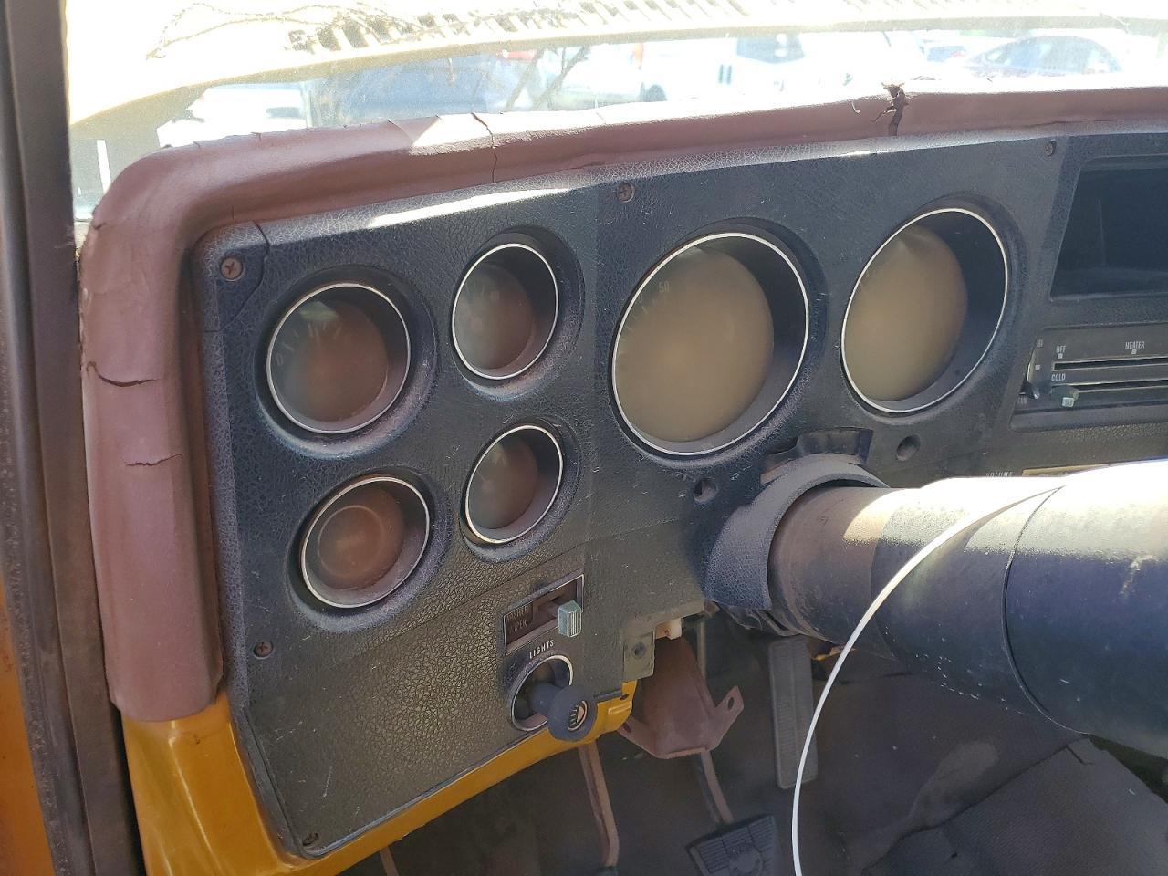 1975 CHEVROLET C/k
