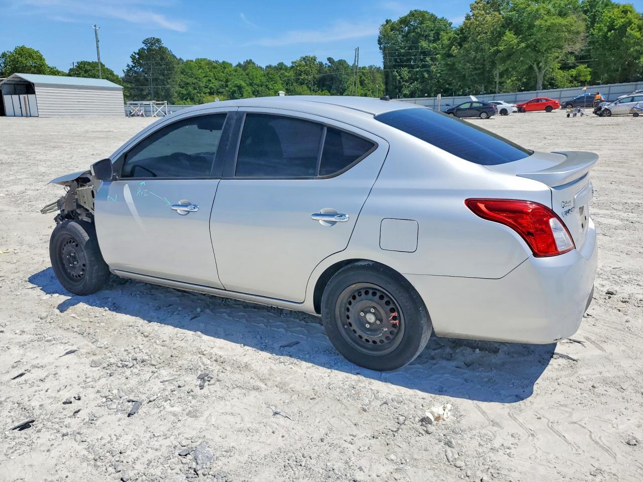 2017 NISSAN VERSA