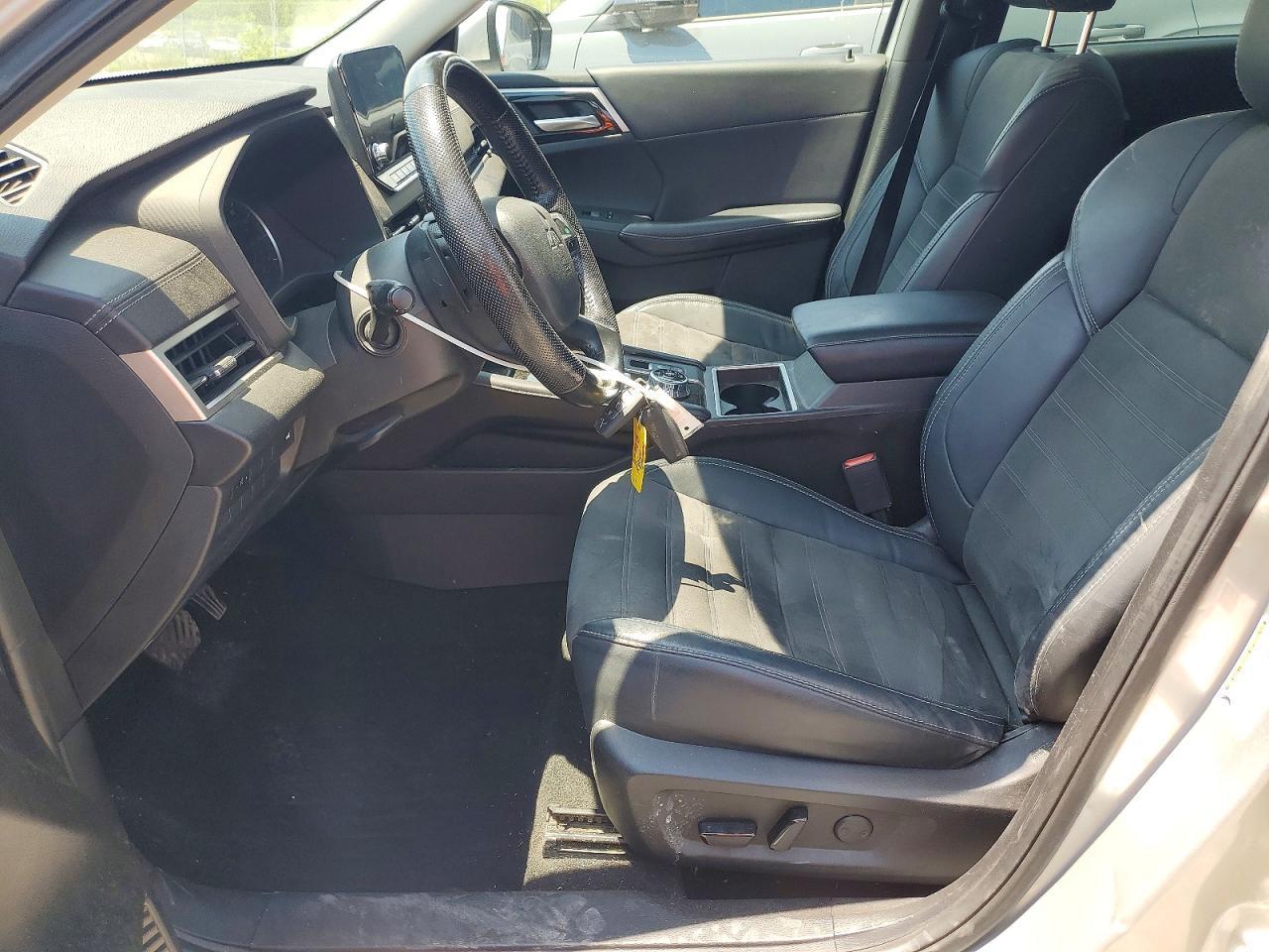2023 MITSUBISHI outlander