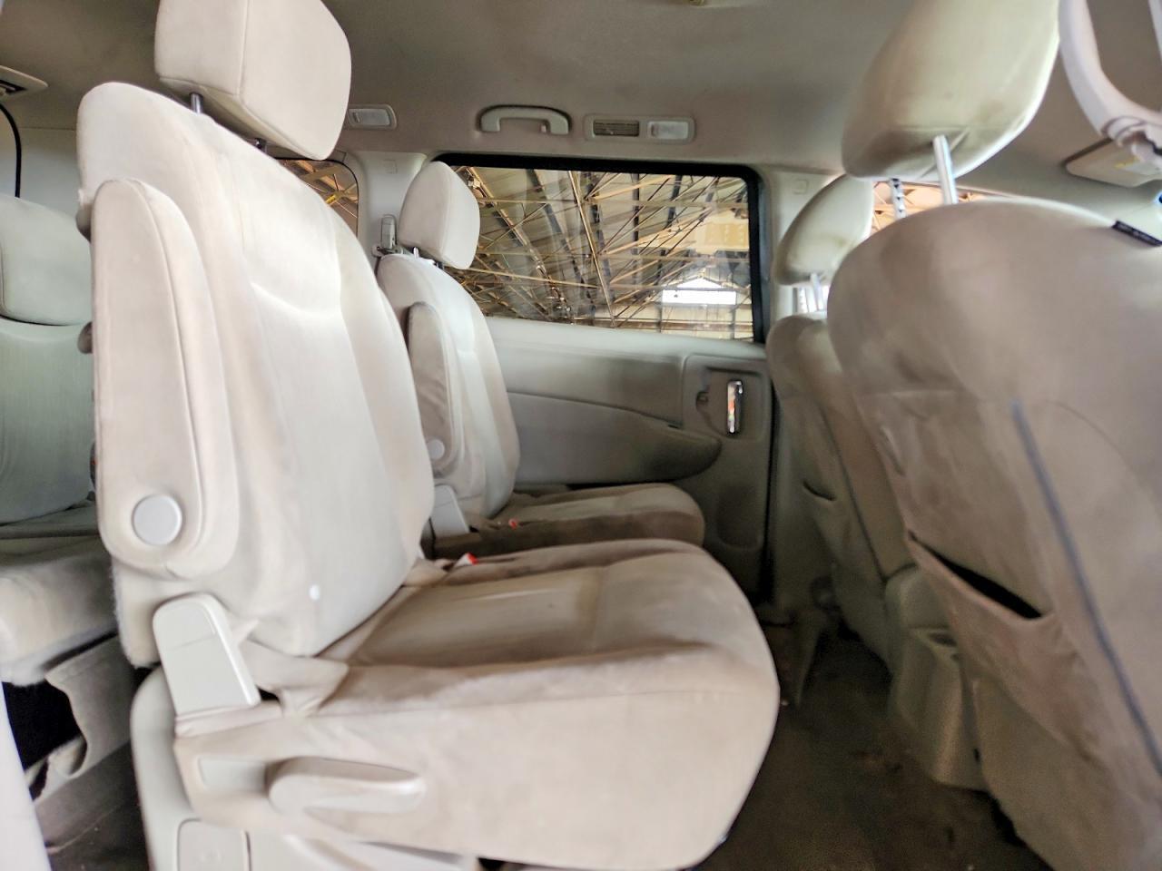 2017 NISSAN Quest