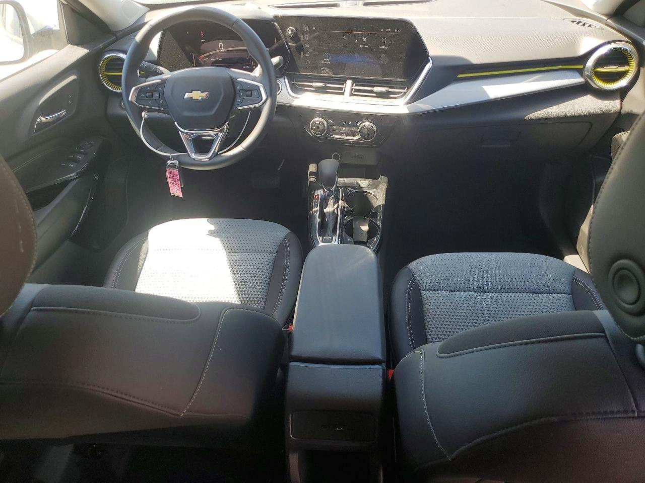 2025 CHEVROLET TRAX