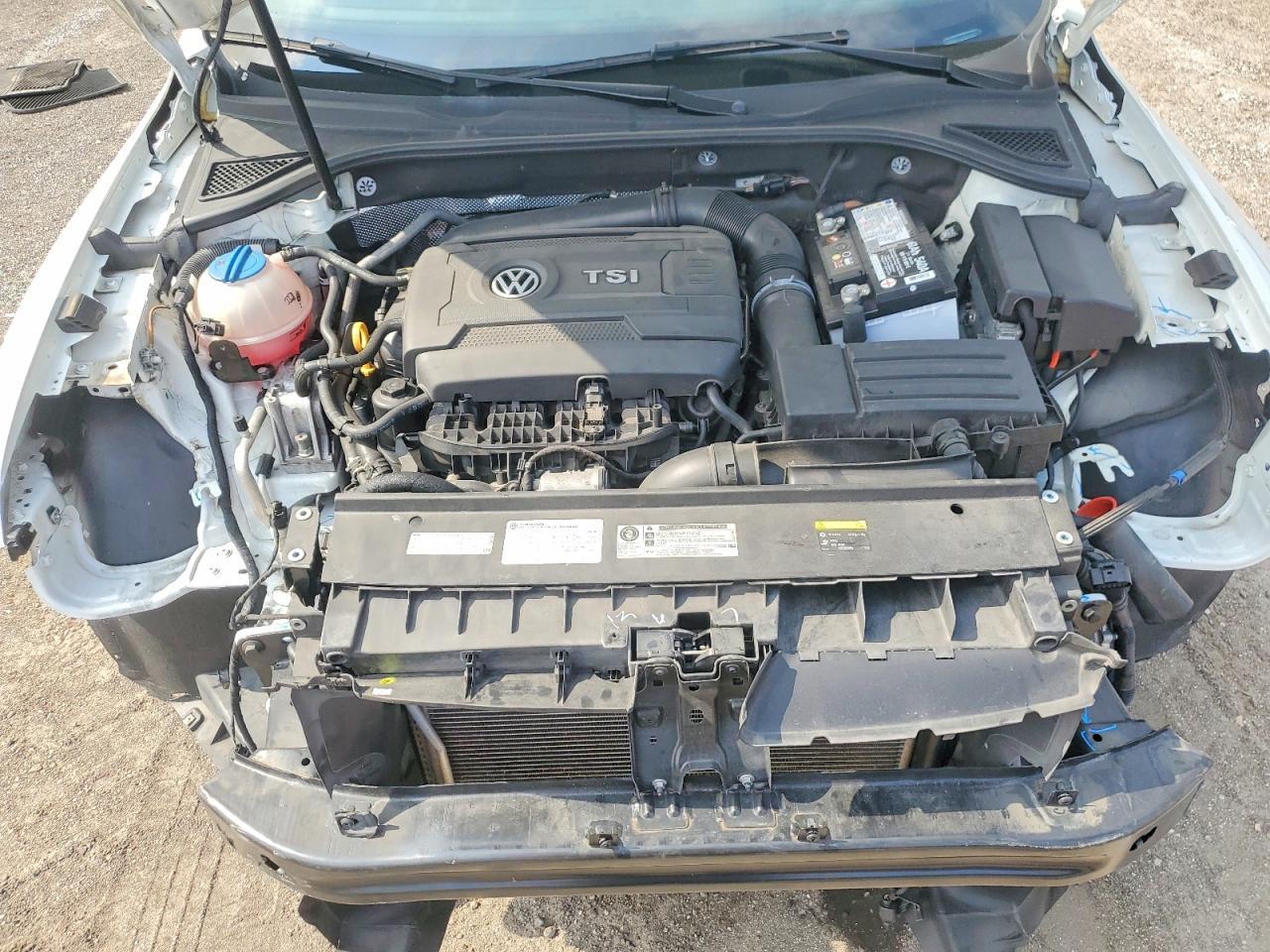 2016 VOLKSWAGEN Passat