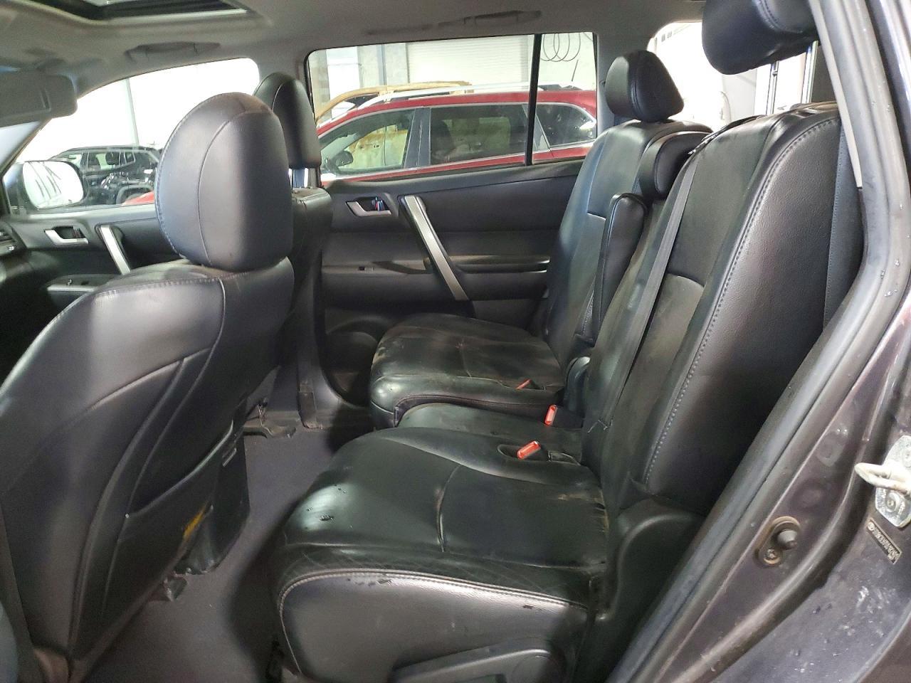 2013 TOYOTA HIGHLANDER