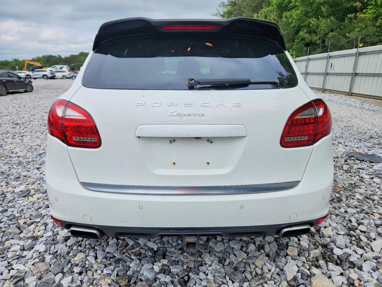 2014 PORSCHE CAYENNE