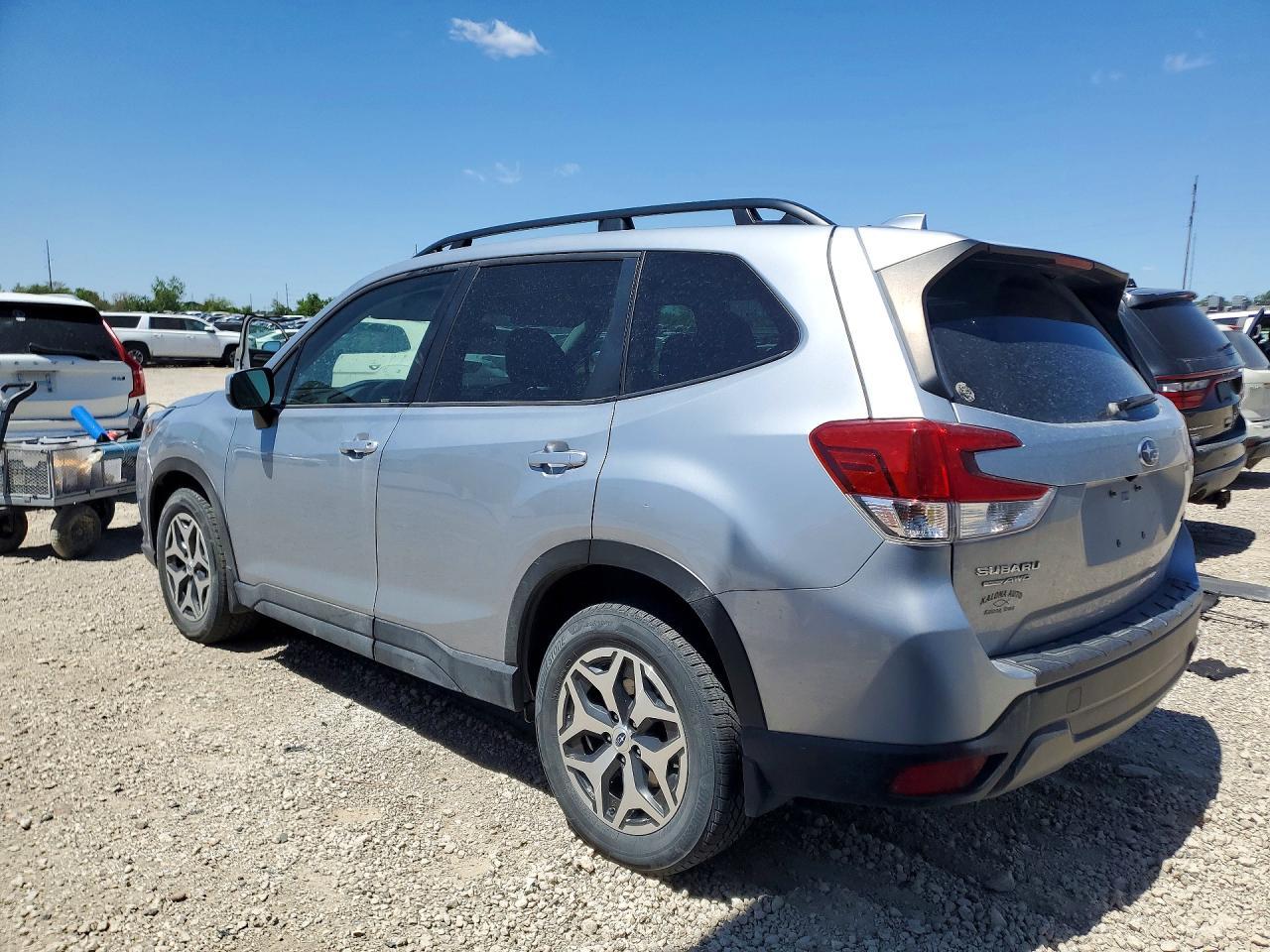 2023 SUBARU FORESTER