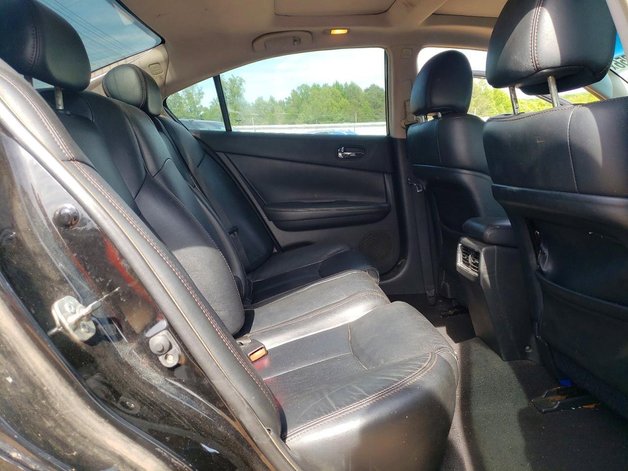 2011 NISSAN Maxima