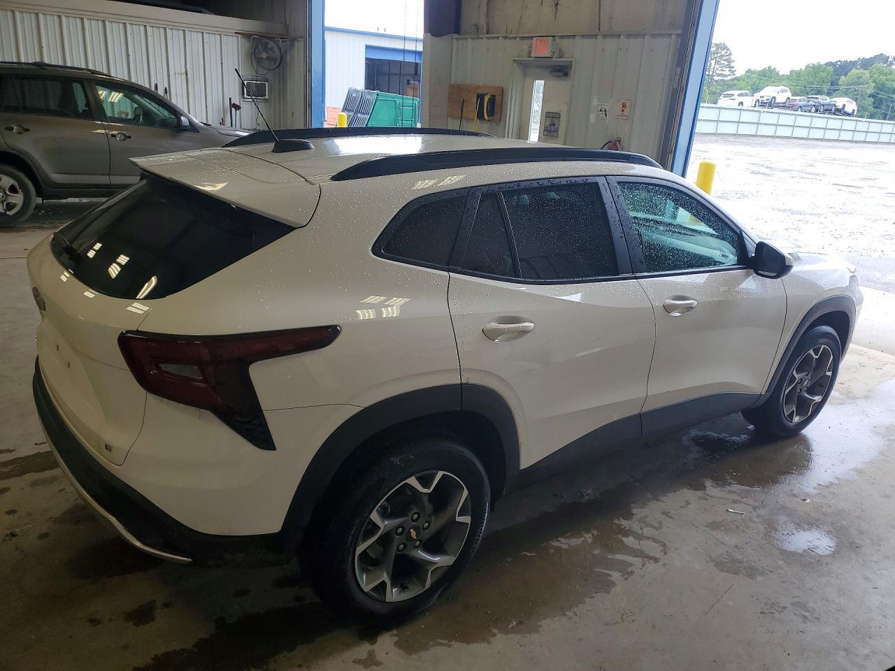 2025 CHEVROLET TRAX