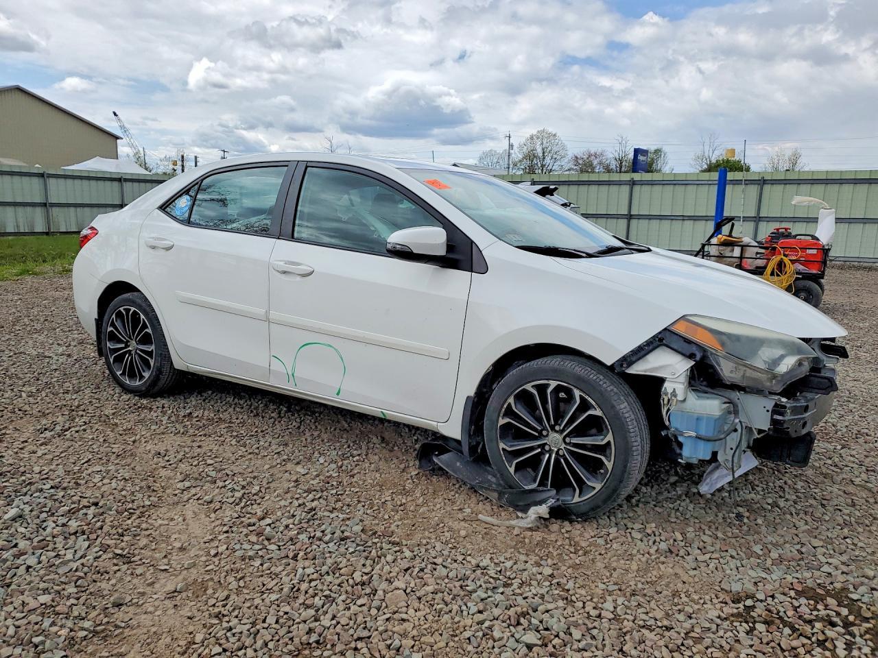 2015 TOYOTA COROLLA