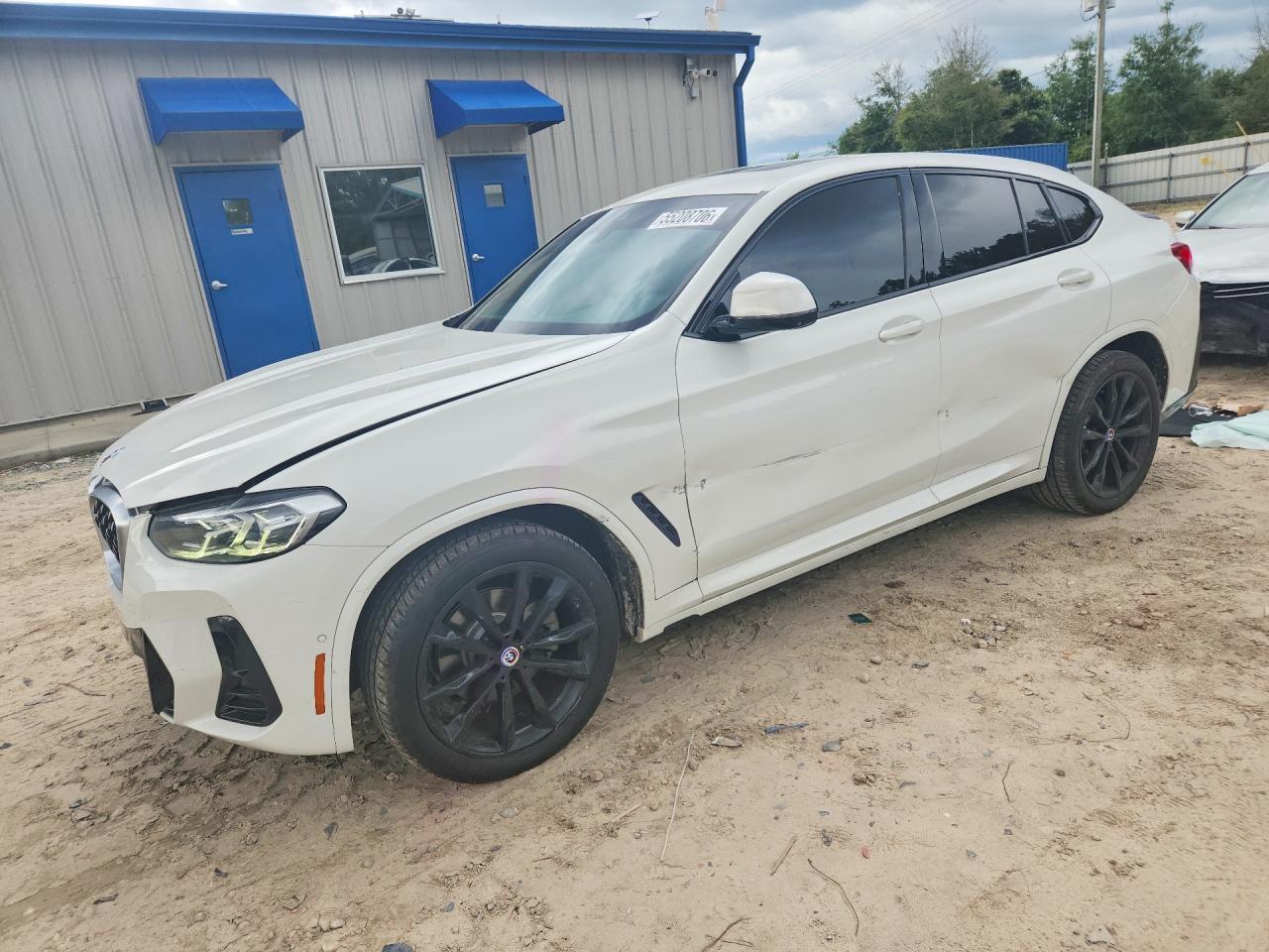 2022 BMW X4