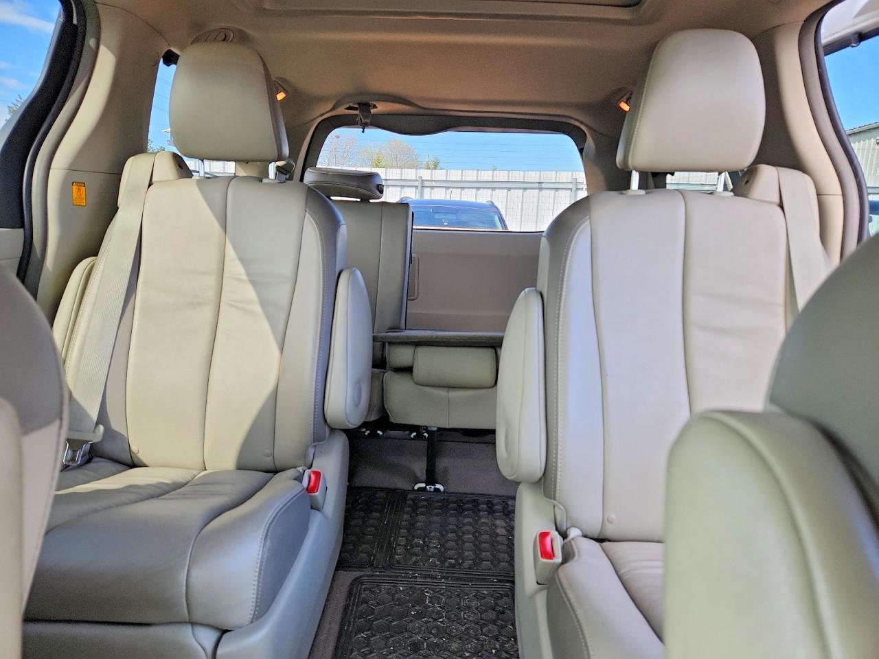 2013 TOYOTA SIENNA
