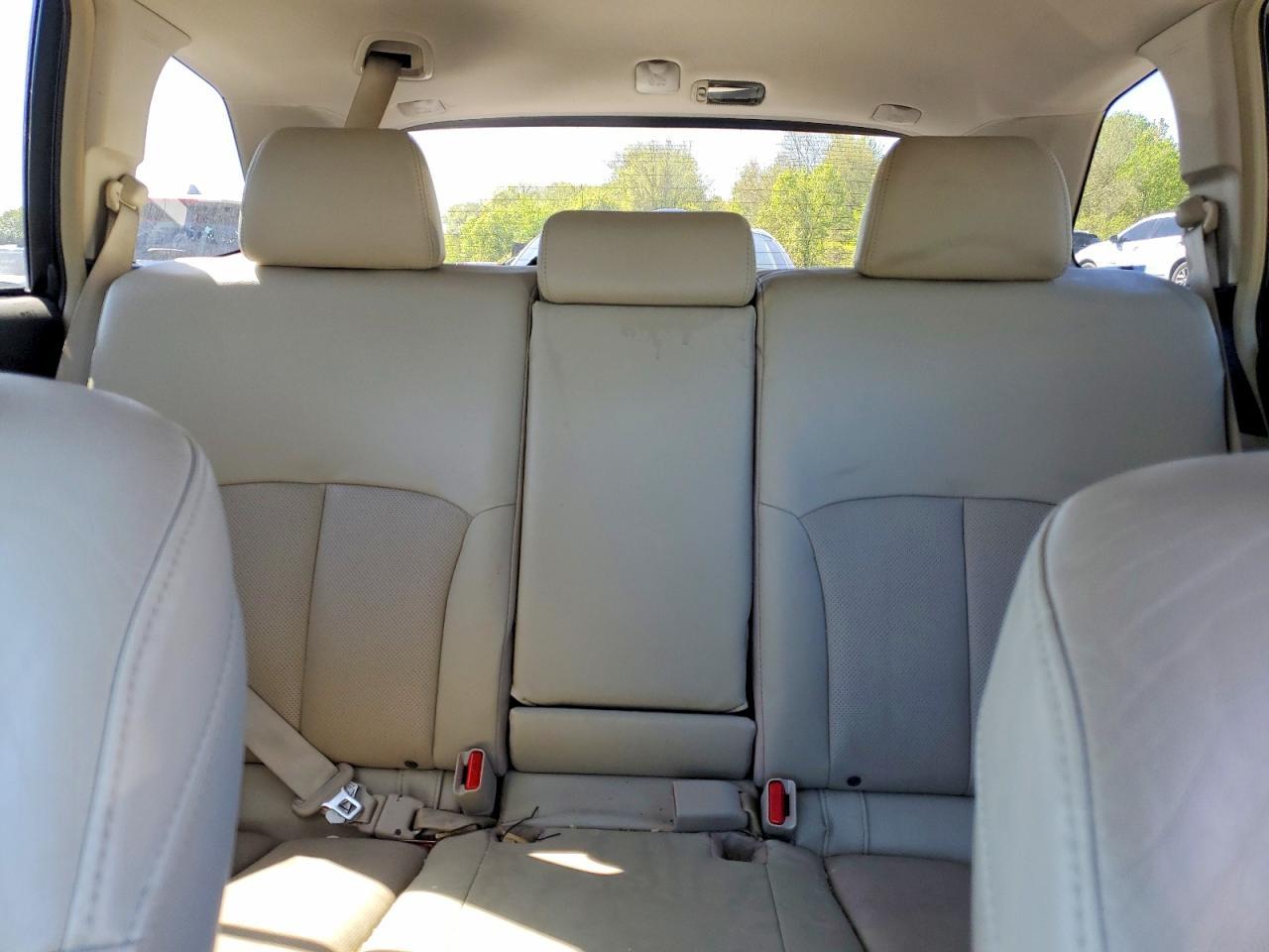 2014 SUBARU Outback