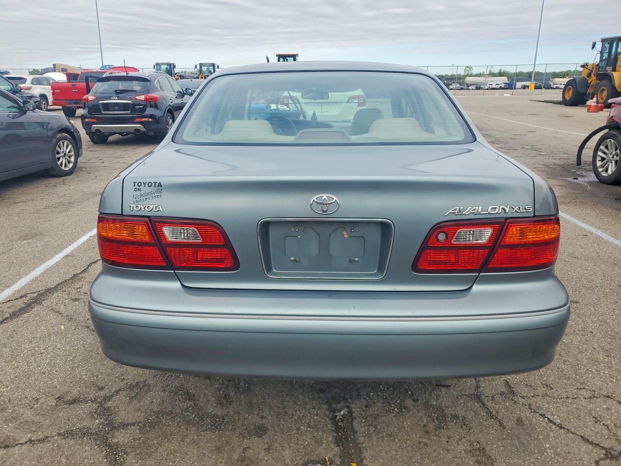 1999 TOYOTA Avalon